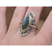 Echt zilveren ring met labradoriet. 